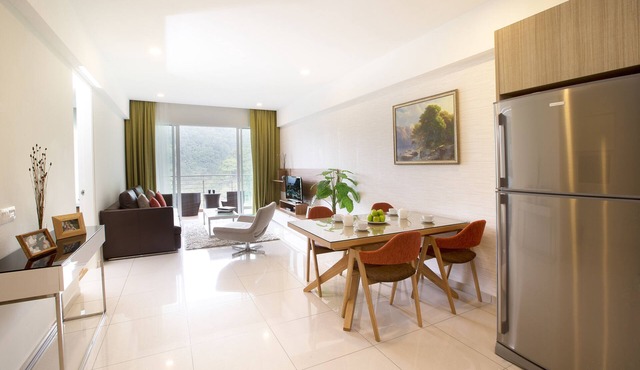 3 Bedroom Lakeview Executive Suite #2