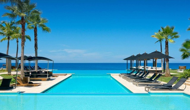 3BD groundfloor condo, pure beachfront, gym/pool/high-speed internet/cable TV in Sosúa