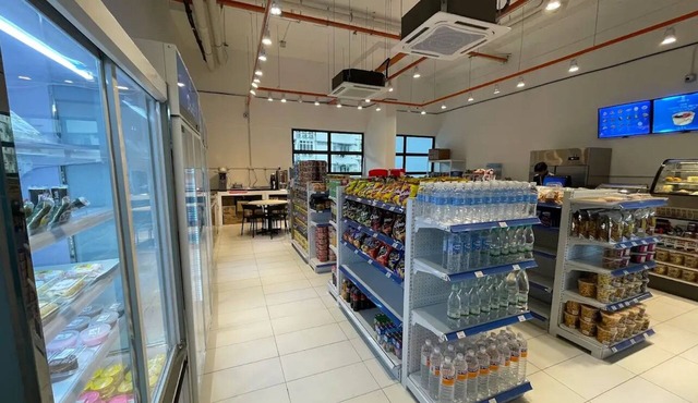 3bedroom 2bath apartment in fantastic Kuching with WiFi, gym, AC & water heaters in Kuching