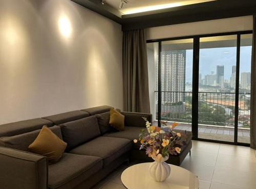 3Bedroom, 2Car Park Seaview with Balcony for 6 pax, The Landmark
