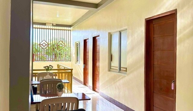 3BR 2 story Apartment 6 minutes to Airport Fully Fenced/w cctv and Parking in Puerto Princesa City