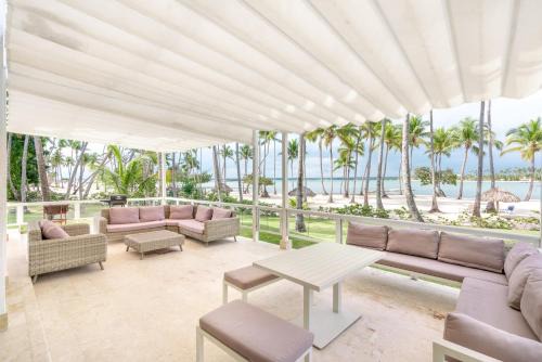 3BR apartment with beach access and ocean view in Juan Dolio