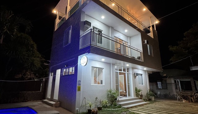 3BR Pool House 5-Min Walk to Beach w/Rooftop