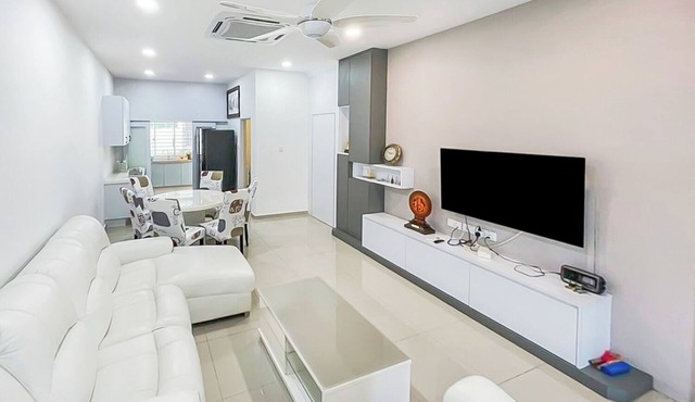 4 Bedroom Landed House