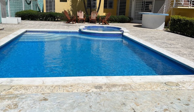 4 Bedroom Villa 3.5 baths private pool peaceful area 3 minutes from the beach in Residencial Romana