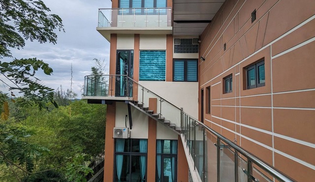 5 Bedroom Luxury Villa in the lush rainforest of Malaysia in Serendah