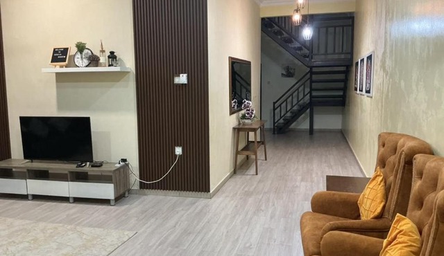 5 Bedrooms Homestay with Private Pool (SEROJA) in Nilai