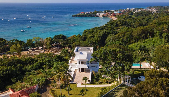 5 mins to Sosua beach - Hilltop villa with pool in Sosúa