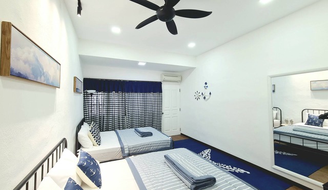 527 BeachHouse @ 5 bedroom -3min walk to the beach in Tanjung Bungah