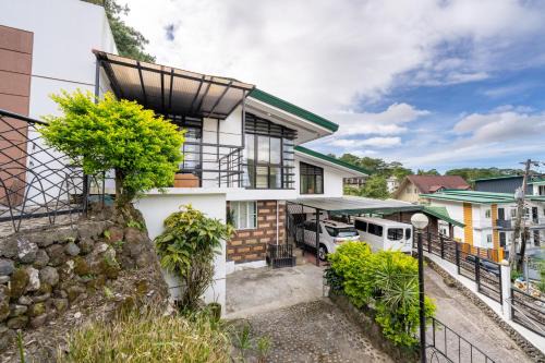 5BR Crystal Slopes and 6 slot Reserved Parking in Baguio