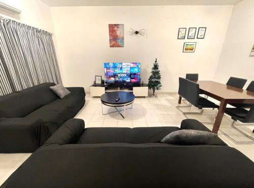 6-12pax Cozy Premium House - The Heart Of Sunway in Petaling Jaya