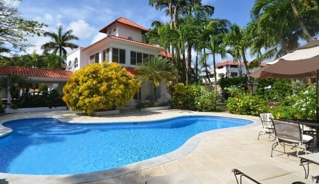 6BD 6BTH luxury party villa in central Sosua, guest-friendly, near everything! in Sosúa