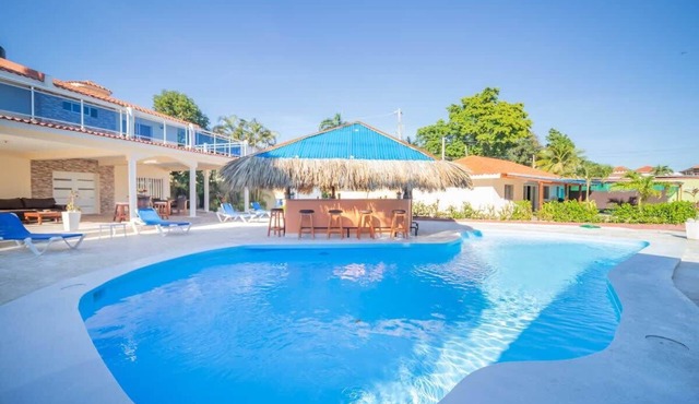 7BR Villa next to Playa Chiquita Casino! in Sosúa