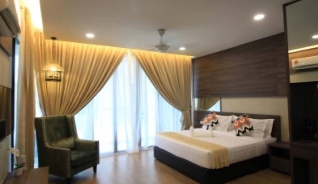 #8 Tropical Evilla Executive Suite