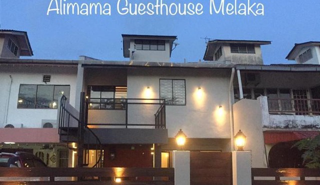 Alimama Guesthouse Melaka with Balcony