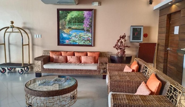 Allure Hotel & Suites