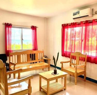 Alma Guesthouse with beach view and sunset in Candaping B