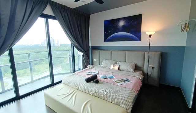 Almas Suites Ruang Galaksi Netflix oleh STAY in Johor Bahru