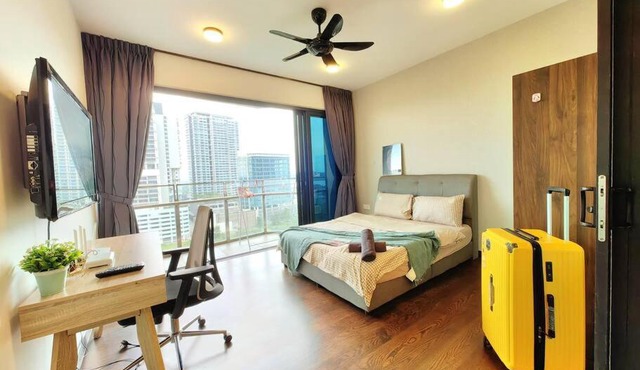Almas suites Seaview NETFLIX!100mbps By STAY