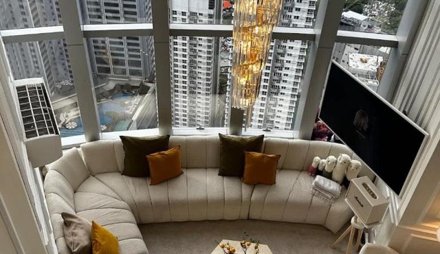 Alpaca-Lemon Penthouse in Manila
