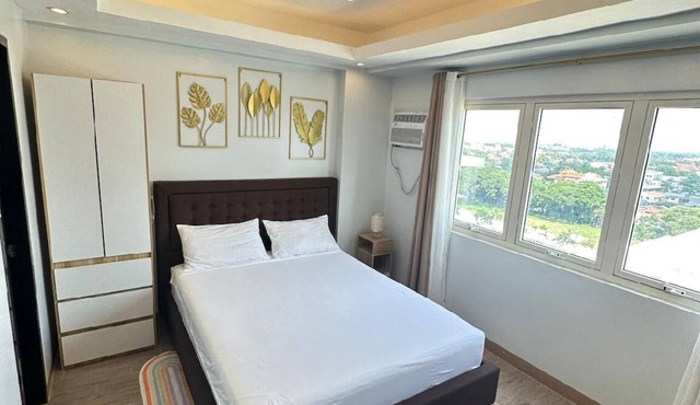 Amazing Ninth Bed and Breakfast Condo @ Megaworld