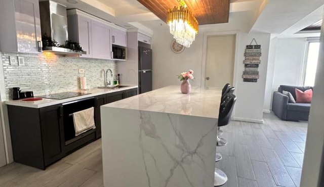 Analiza Penthouse Azure North in San Fernando