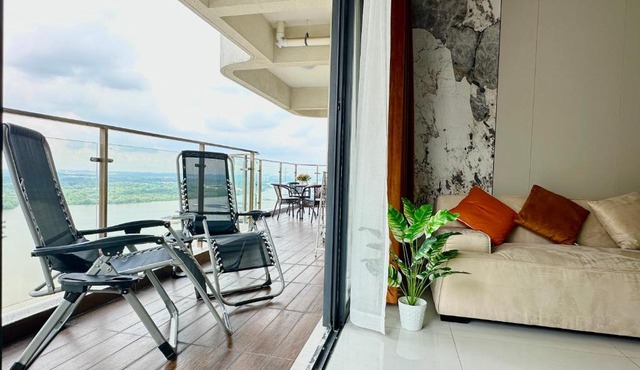 Astonishing Ocean View 4 Bedroom Huge Balcony 2 Car Park in Johor Bahru