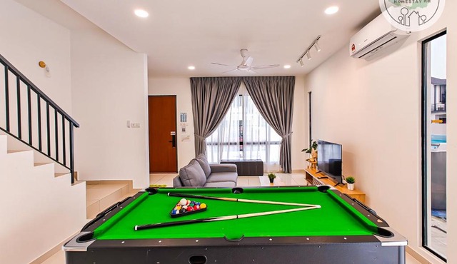 Austin JT Homestay by RR JBcity