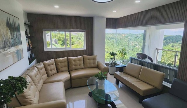 Avana Hills Tagaytay Manor - Paris in Tagaytay City