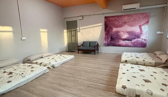 Baby Devil Studio 8 pax Homestay