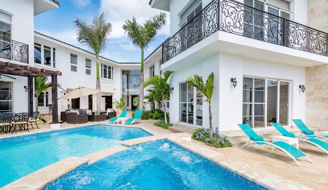 Bachelor Party´s Heaven with Chef and Daily Housekeeping in Punta Cana