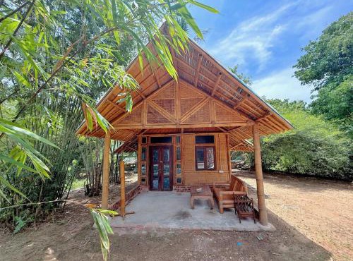 Bamboo House Near Ipoh in Sungai Siput
