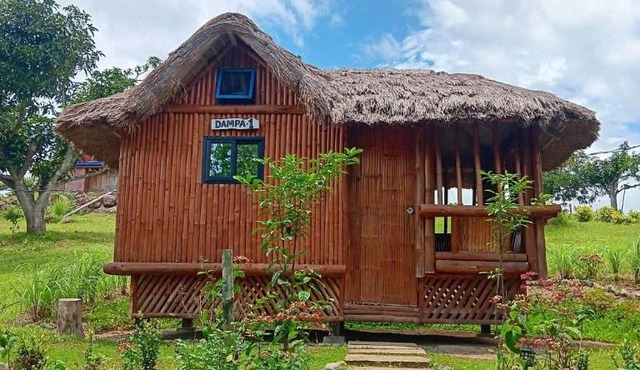 Bamboo Huts Farm Stay at Humming Strawberry Farm in Pulot