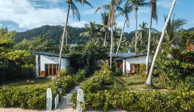 Bamboo Surf Beach in San Isidro
