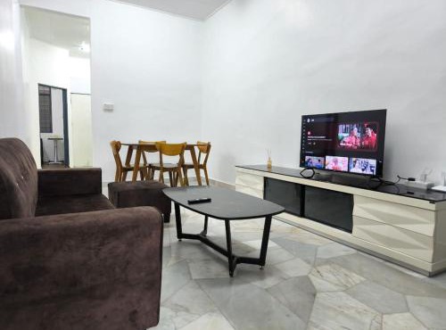 Banang Jaya Homestay with 3 bedroom 2 bathroom