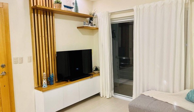 Bayahibe Beach Apartment with 2Bed, 1Bath, 5min Walk to Beach, Pool, Balcony, AC in Bayahíbe