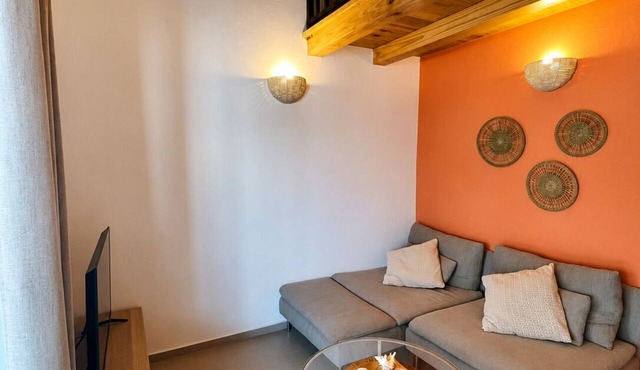 Bayahine Downtown Duplex & 5-minute walk to Bayahibe Beach with a pool in Bayahíbe