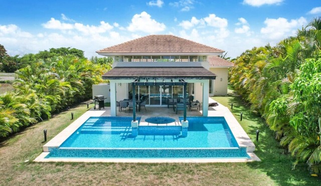 BBuganvilla 388: Modern Cocotal Villa w/Pool, Jacuzzi & Staff in Punta Cana