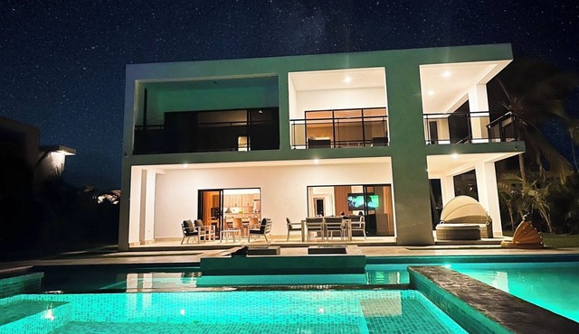Beach Villa Luna with Pool and Jacuzzi, BBQ and Maid in Punta Cana