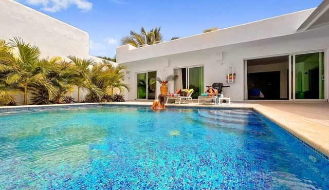 Beach VILLA★PALMA with private Pool, BBQ and Maid in Punta Cana