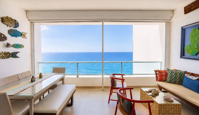 Beachfront 11th Floor | King Bed | Panoramic Views in Juan Dolio