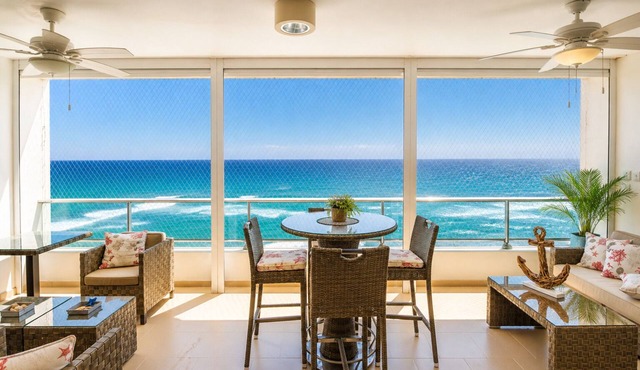 Beachfront | 220M2| AmazingView| Pool-Gym-FastWifi in Juan Dolio