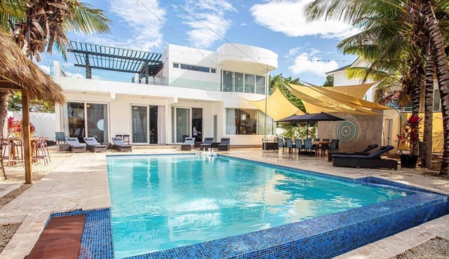 Beachfront 7BD villa with Spectacular Sea Views in Sosúa