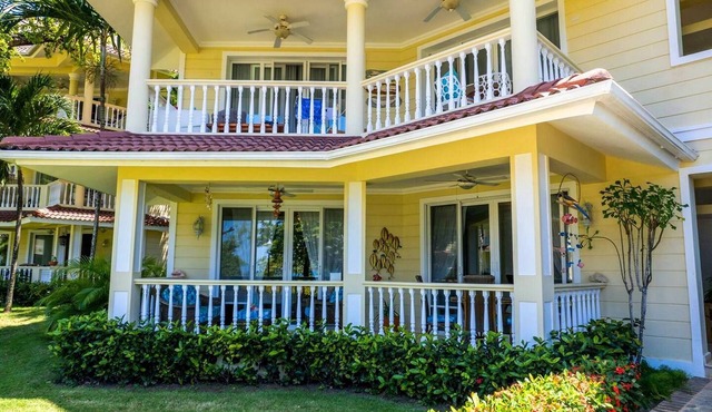 Beachfront condo in downtown Sosua, guest-friendly, sea views in Sosúa