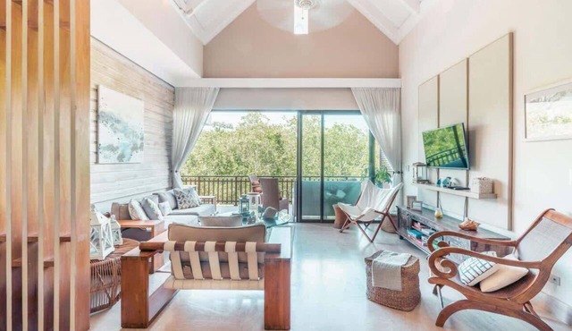 Beachfront Family Retreat with Pool Access in Las Terrenas