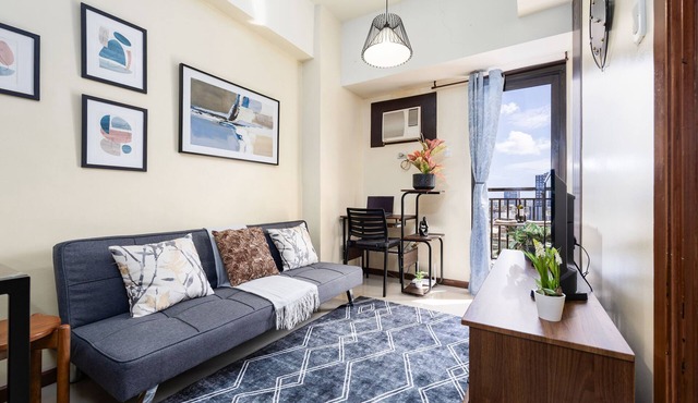 Beautiful 1-bedroom condo in amazing Cebu City with WiFi, fitness room, pool