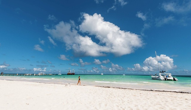 Beautiful Apartment With Pool View, Steps From The Beach in Punta Cana