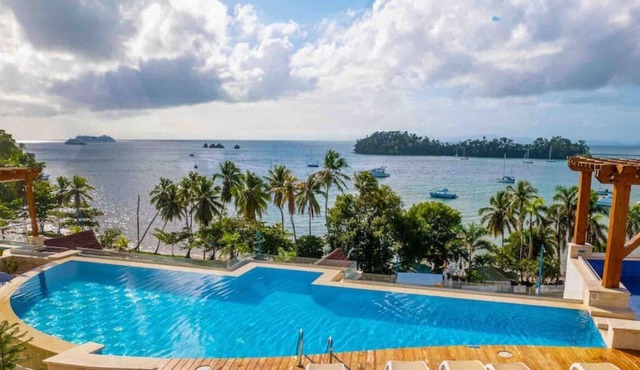 Beautiful Apt, King Bed, Pool, Rooftop Terrace, Spectacular Bay View. in Samaná