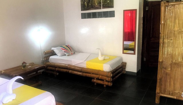 Beautiful, spacious, resort with secluded garden.