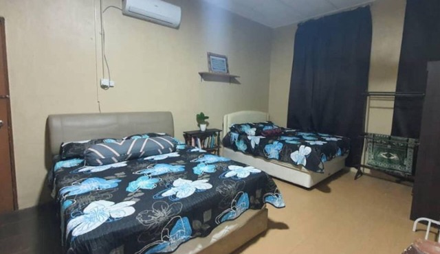 Big House (6 bedroom) Near Beach & City. in Kuantan